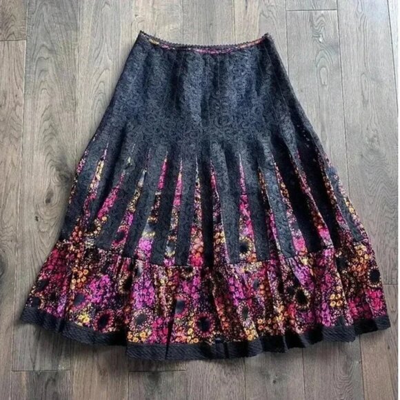 Free People Dresses & Skirts - Free People 100% Silk Lace Pleated Midi Skirt Size 0 Black Floral Boho Side Zip